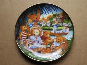 PLATO DE COLECCIONISTA FRANKLIN COMO NUEVO ""UN PICNIC DE OSO DE PELUCHE"" DE CAROL LAWSON 8", 1991 - Imagen 1 de 2