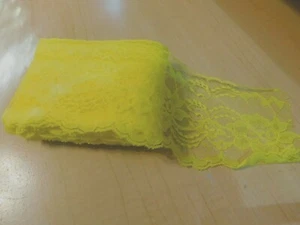 Raschel Scalloped 4" lace trim Yellow 19 3/4 yds. (Polyester) - Picture 1 of 1