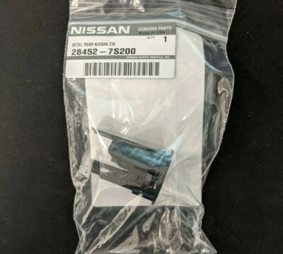 GENUINE OEM Parking Aid Sensor Bracket for Nissan Armada Titan (28452-7S200) - Image 1 of 4