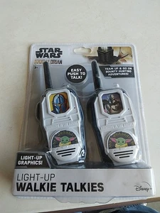 STAR WARS MANDALORIAN WALKIE TALKIES “BABY YODA” LUCES Y EFECTO DE SONIDO **NUEVO EN CAJA** - Imagen 1 de 4