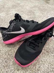 Taglia 7,5 - Scarpe da allenamento e palestra Nike Studio Trainer Fitsole nere/rosa - Foto 1 di 8