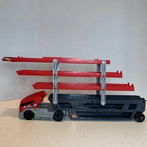 Mattel Hot Wheels Mega Hauler 2014 contiene 50 auto rosse - Foto 1 di 16