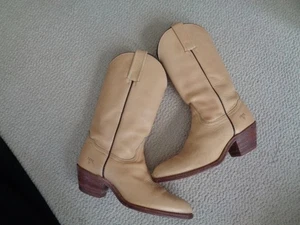 Vintage Frye Leder Western Cowboystiefel in Banane ~ gelblich hellbraun 8,5 hergestellt in den USA - Bild 1 von 20