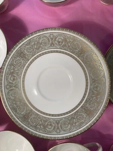 English Renaissance by ROYAL DOULTON Dishware - Picture 1 of 5