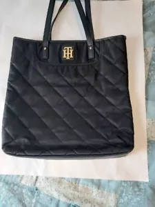 Tommy Hilfiger Quilted Tote Bag Purse With Pouch Brand New Black Quilted New - Picture 1 of 5
