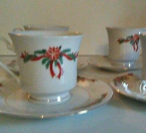 4 Sets Cups & Saucers Poinsettia Ribbons Fine China Christmas Tienshan Dishes - Picture 1 of 1