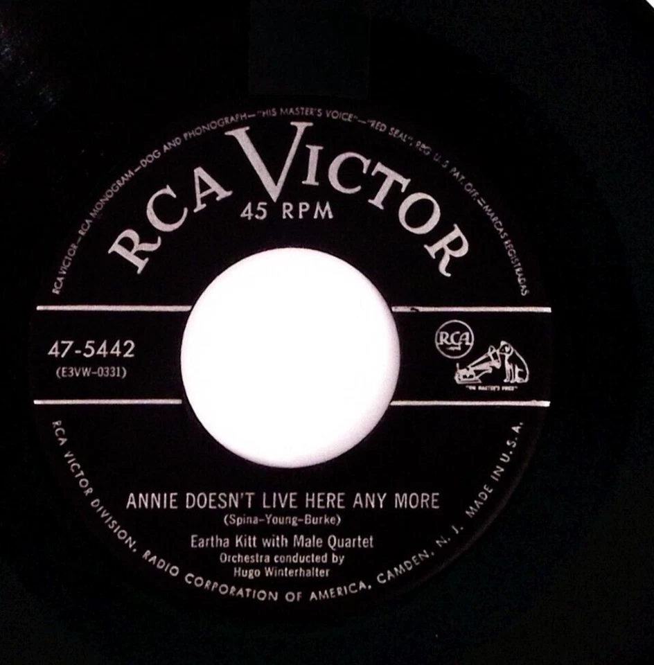 EARTHA KITT I WANT TO BE EVIL/ANNIE DOESN'T LIVE HERE ANY MORE  VINYL 45 71-93 Foto 1 de 3