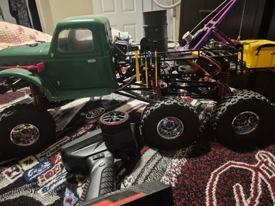 1/10 6x6 Rock Crawler With Scale Equipment - Image 1 of 4