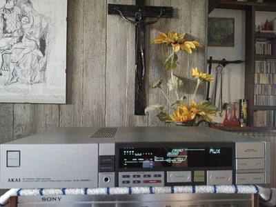 Akai AA-R22L Amplificatore Stereo - made in Japan 1983 - Raro - Immagine 1 di 4