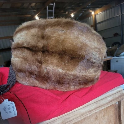 Antiguo calentador de manos vintage de piel de visón con correa de muñeca Foto 1 de 4