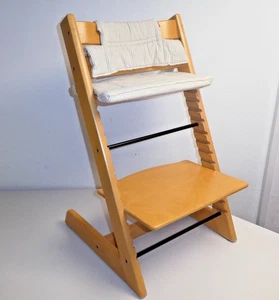 Stokke Tripp Trapp Kinder Hochstuhl in Braun inkl. Polstern, newborn-fähig - Bild 1 von 6