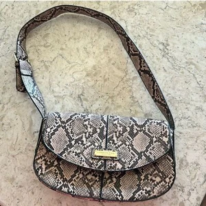 London Fog NWOT Beige/Black Snakeskin Embossed Pattern Shoulder Bag - Picture 1 of 9