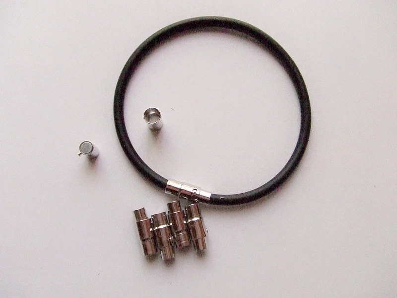 2set chiusure magnetiche calamita in ottone 15x5mm colore argento scuro foro 4mm - Immagine 1 di 1