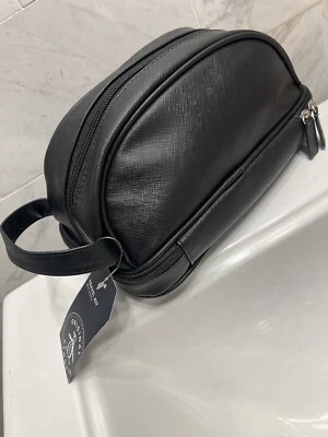 $49 PENGUIN by Munsingwear Bolso de afeitar de viaje para artículos de tocador para hombre estampado Saffiano Foto 1 de 4