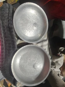 Vintage Wilson Spec gehämmert Aluminium dekorative Kuchenform floral 12 Zoll SET 2 - Bild 1 von 7