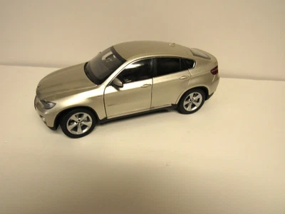 Kyosho 宝马 X6 压铸汽车 1/18 — 第 1/4 张图片