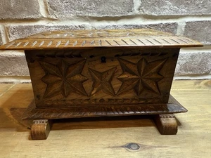 Antique American Pioneer Chip Carved Wood Box Jewelry Dressing Table - Picture 1 of 11