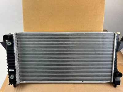 Nuevo radiador OEM Motorcraft para Ford Taurus 2003-2007 / Mercury Sable 2003-2005 Foto 1 de 4