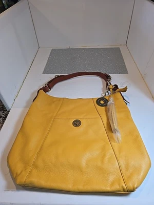 Bolsa tote Isaac Mizrahi Bridgehampton couro mostarda hobo com zíper A234628 - Imagem 1 de 4