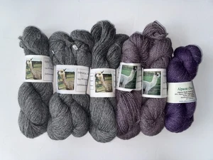 Lote 6 madejas fiel acres hilo de alpaca 2 capas bebé y 3 capas peinado gris y púrpura - Imagen 1 de 7