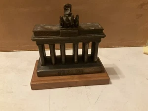 Vintage Berlin Brandenburg Gate Bronze Souvenir Metal Building Wood Base - Picture 1 of 8