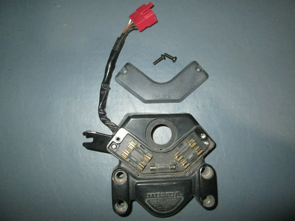  SOPORTE MANGO SUPERIOR PERSONALIZADO HONDA CB750/900 531-461-770, MONTAJE CAJA FUSIBLES Foto 1 de 4