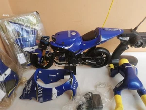 De Agostini Yamaha YZR .M 1 scala 1/5 Valentino Rossi nitro nuova Faor a scoppio - Foto 1 di 20