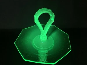 Vintage Green Depression Glass Snack/Sandwich Serving Tray With Handle - Picture 1 of 8