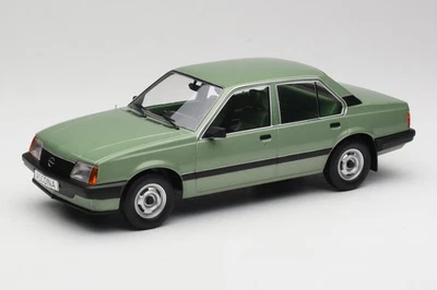 MCG18458 Opel Ascona C Metallic Light Green MCG 1/18 - Immagine 1 di 4