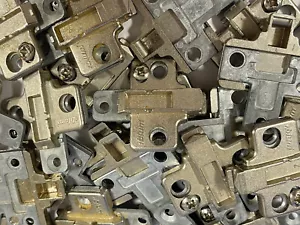 Placas de montaje con bisagra de puerta europea con clip BLUM 0 mm atornilladas superposición de 3/4 - Imagen 1 de 7