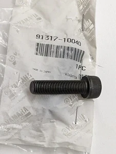 YAMAHA TZ250 TZ750 GENUINE NOS BRAKE CALIPER BOLT 91317-10040 - Picture 1 of 3