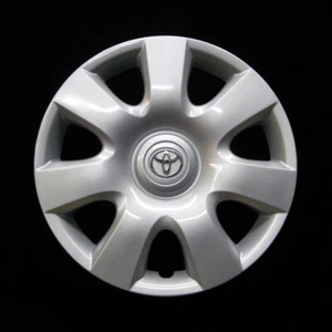 Hubcap for Toyota Camry 2002-2004 Genuine Factory OEM Camry Hubcap Silver 61115 - Picture 1 of 4