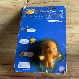 SYDNEY OLYMPICS 2000 COLLECTORS MASCOT FIGURINE MILLIE STILL IN PACKAGING SEALED - Foto 1 di 5