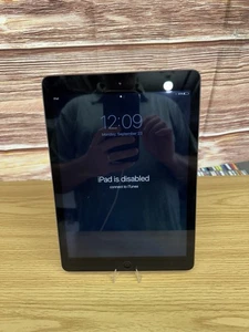 APPLE IPAD A1474 BLOCCATO - Foto 1 di 5