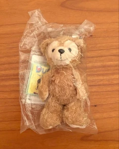 Disney Duffy Plüsch Abzeichen Maskottchen Pin TDR TDS Exklusiv Neu mit Etikett RAR - Bild 1 von 3