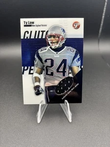 Parche de camiseta 2004 CP-TL Topps usado en juegos Ty Law Patriots usado en juegos MEM - Imagen 1 de 2