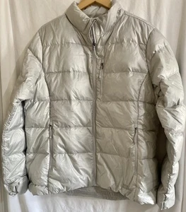 Chaqueta de plumón Eddie Bauer empacable repelente de tormentas bolsillos con cremallera para mujer XL - plateada - Imagen 1 de 6