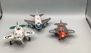 Sky Shark Propeller Pullback Toysmith Sky Shark White And Silver 2012 and Plane - Picture 1 of 2