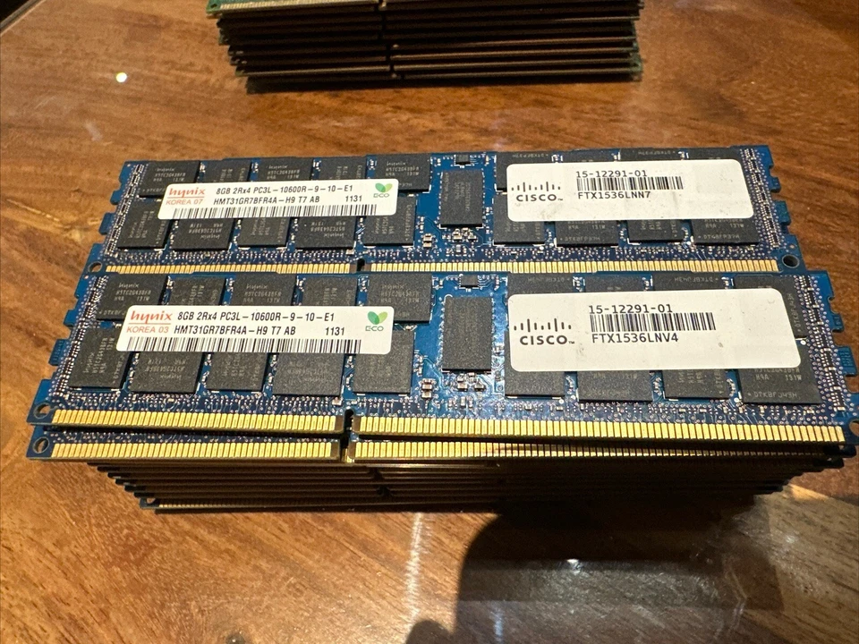 Hynix 8GB PC3L-10600R 1333MHz DDR3 SDRAM Server Memory (HMT31GR7CFR4A-H9) - Image 1 of 1