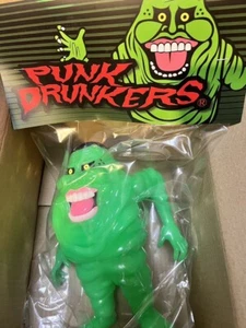 Figura Vinilo Sofubi Glow Slimer Punk Drunkers Unbox Industries Molding G.I.D - Imagen 1 de 3