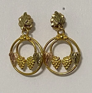 LANDSTROM'S 10k Black Hills Gold  OPENWORK GRAPE LEAF DANGLE EARRINGS Tri Color - Picture 1 of 8