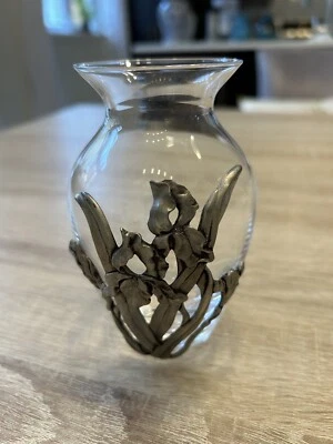 De colección. Jarrón de vidrio artístico con superposición de peltre de iris de gaviota firmado 1972 Nueva Escocia Canadá Foto 1 de 4