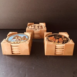 Juego de 5 Posavasos de Piedra Vintage con Diseño Griego en Soporte de Madera 3 1/2" - Imagen 1 de 6