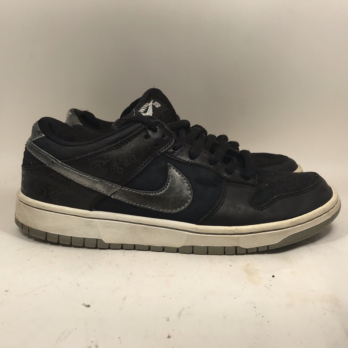 Nike Dunk Premium SB Low Takashi 2 for Sale | Authenticity Nike Dunk Premium SB Low Takashi 2 for Sale | Authenticity