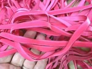 vintage velvet ribbon rayon 1/4" shocking pink 3yds made in Switzerland - Picture 1 of 4