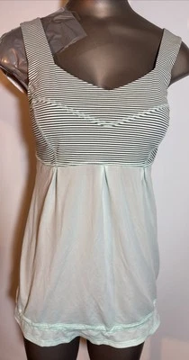 Майка Lululemon 6 8 М светло-зеленая черная в полоску собранная в рюш йога пеплум подъем - Изображение 1 из 4