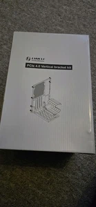 Lian LI PCIe Vertical Bracket Kit - Picture 1 of 3