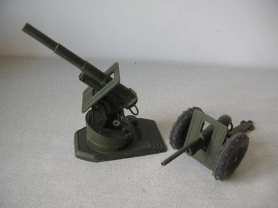 Lot anciens jouets SOLIDO en métal canon sur roue véhicule militaire  n°2 - Photo 1/4