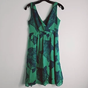 Vestido Moulinette Soeurs Anthropologie Verde Estampado Tortuga Marina 100% Seda Cuello en V 2 - Imagen 1 de 8