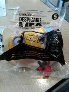 MCDONALD'S HAPPY MEAL TOY 3+ 2017 DESPICABLE ME 3 ( CRAB BITE MINION #5) NEW - Picture 1 of 2